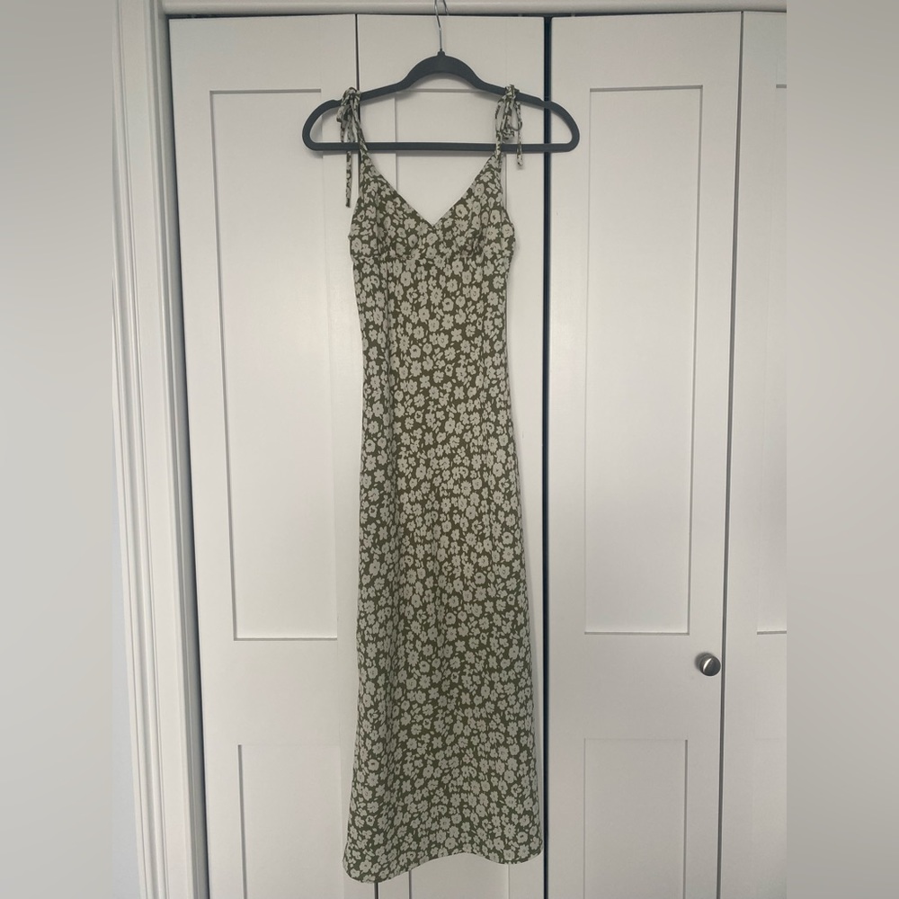 Reformation *STYLE floral green dress.